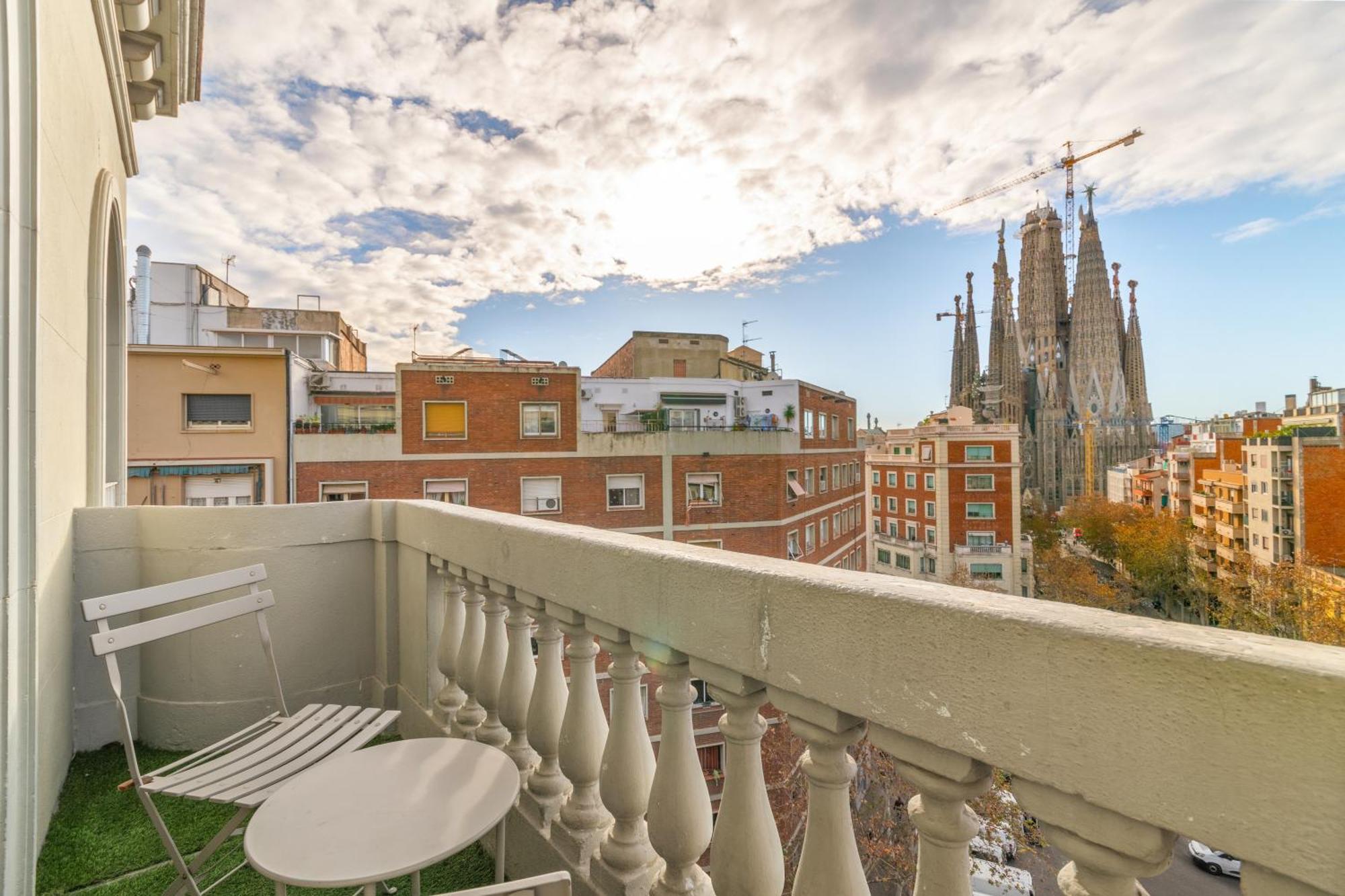 Suite Home Sagrada Familia Барселона Экстерьер фото